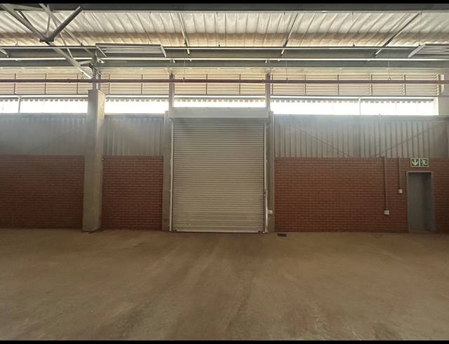 868M² WAREHOUSE TO LET IN CLAYVILLE